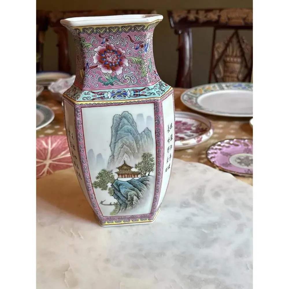 VTG 2 Famille Rose Vases Pink Porcelain Chinoiserie hand-painted in China - Picture 8 of 9